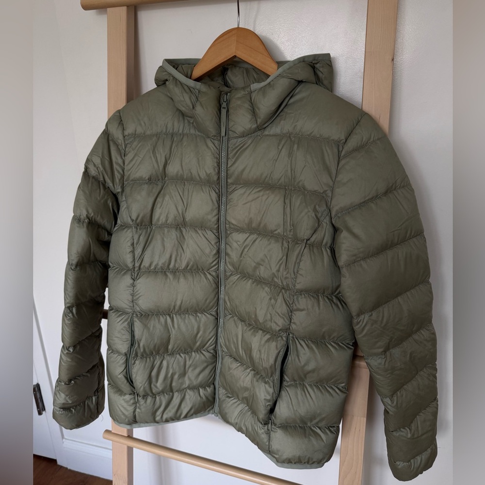 Aritzia Tna The Little Puff Packable Jacket